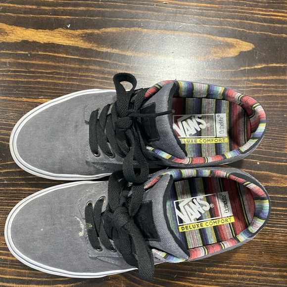 Vans - Picture 3 of 3